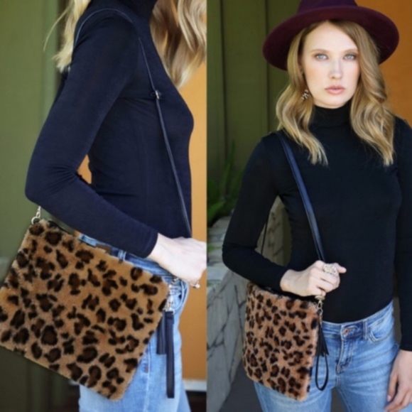 Vegan Fur Crossbody bag - Picture 1 of 4